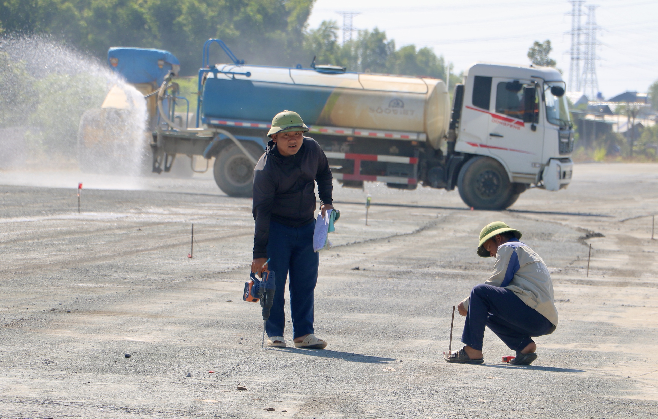 Chạy đua trên công trường Vành đai 3 TP.HCM qua Đồng Nai- Ảnh 9. Chạy đua trên công trường Vành đai 3 TP.HCM qua Đồng Nai- Ảnh 9.