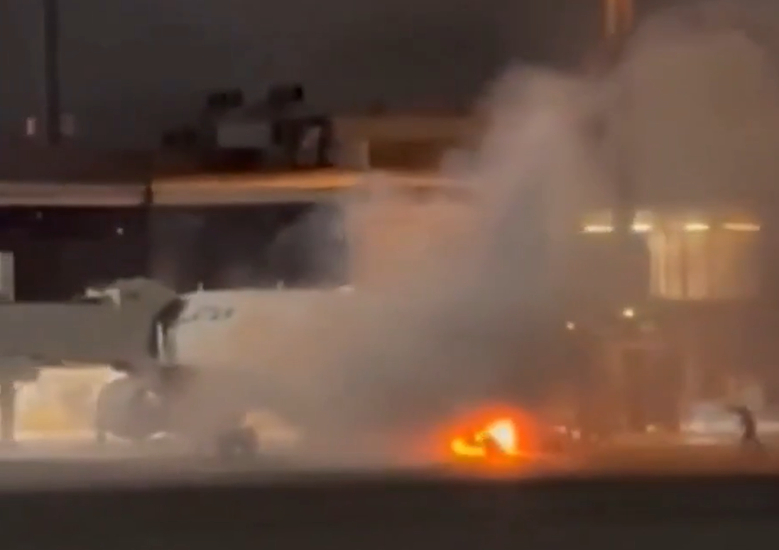 Hỏa hoạn tr&ecirc;n đường băng s&acirc;n bay lớn nhất Brazil, 169 h&agrave;nh kh&aacute;ch sơ t&aacute;n khẩn- Ảnh 1.