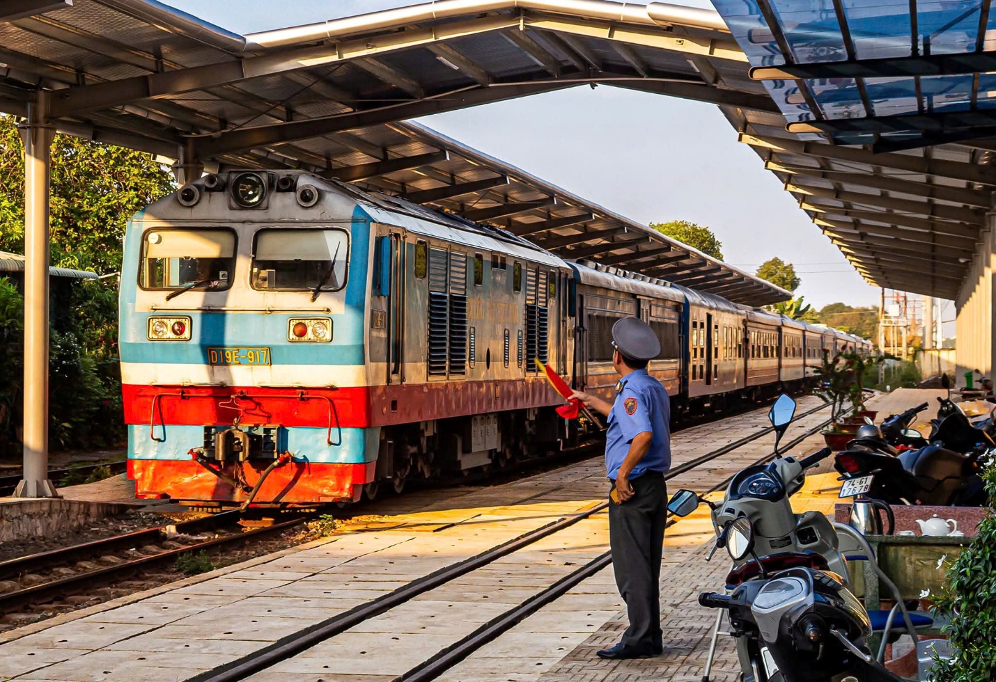Quản l&yacute; chặt chẽ đăng kiểm v&agrave; nh&acirc;n lực đường sắt- Ảnh 1.