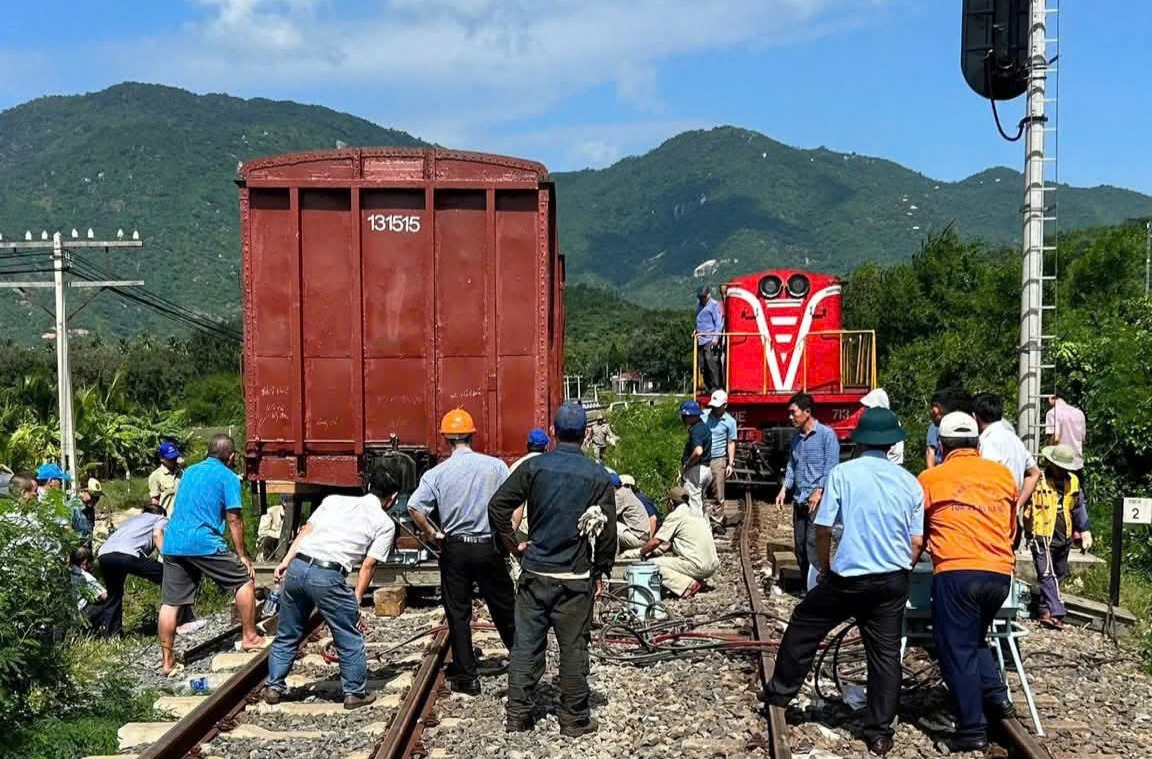Quản l&yacute; chặt chẽ đăng kiểm v&agrave; nh&acirc;n lực đường sắt- Ảnh 2.