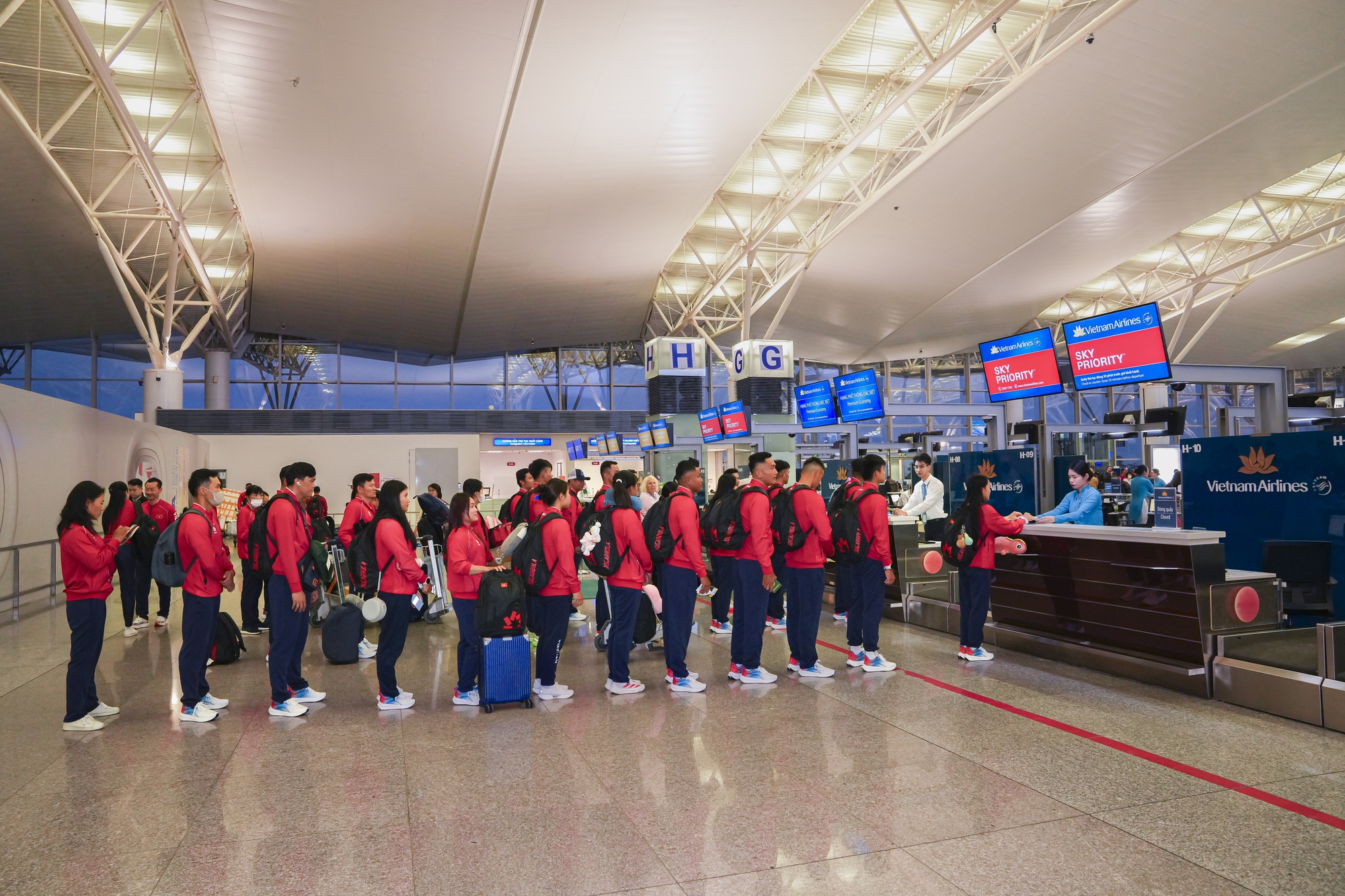Vietnam Airlines đồng h&agrave;nh c&ugrave;ng thể thao Việt Nam tại SEA Games 33 v&agrave; ASEAN Para Games 13- Ảnh 1.