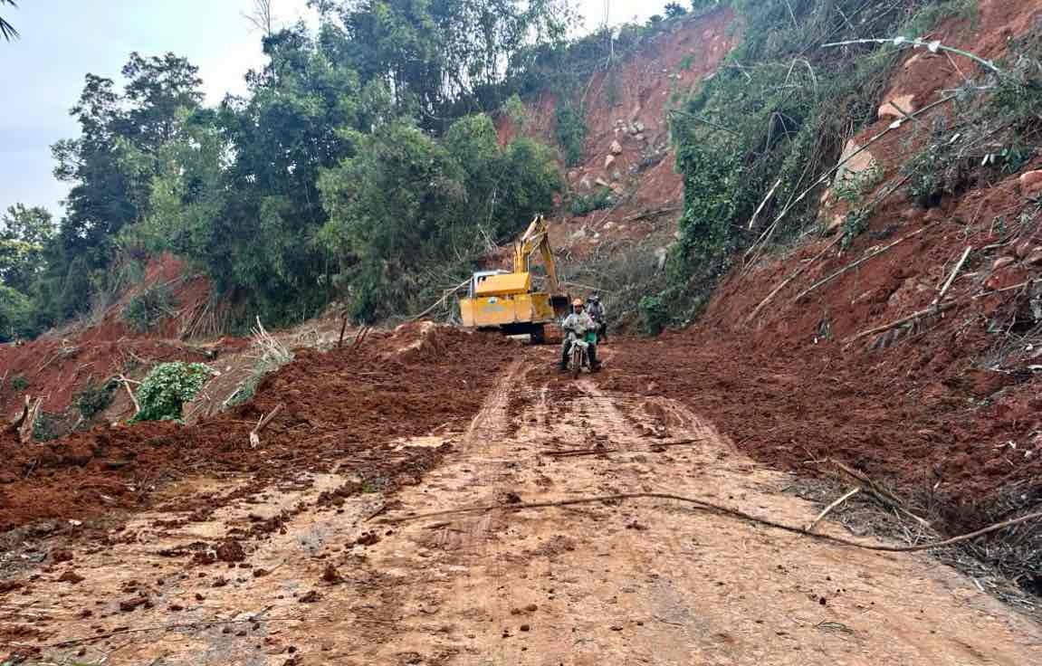 L&acirc;m Đồng: Th&ocirc;ng xe đ&egrave;o Gia Bắc sau nhiều ng&agrave;y gi&aacute;n đoạn v&igrave; sạt lở- Ảnh 1.