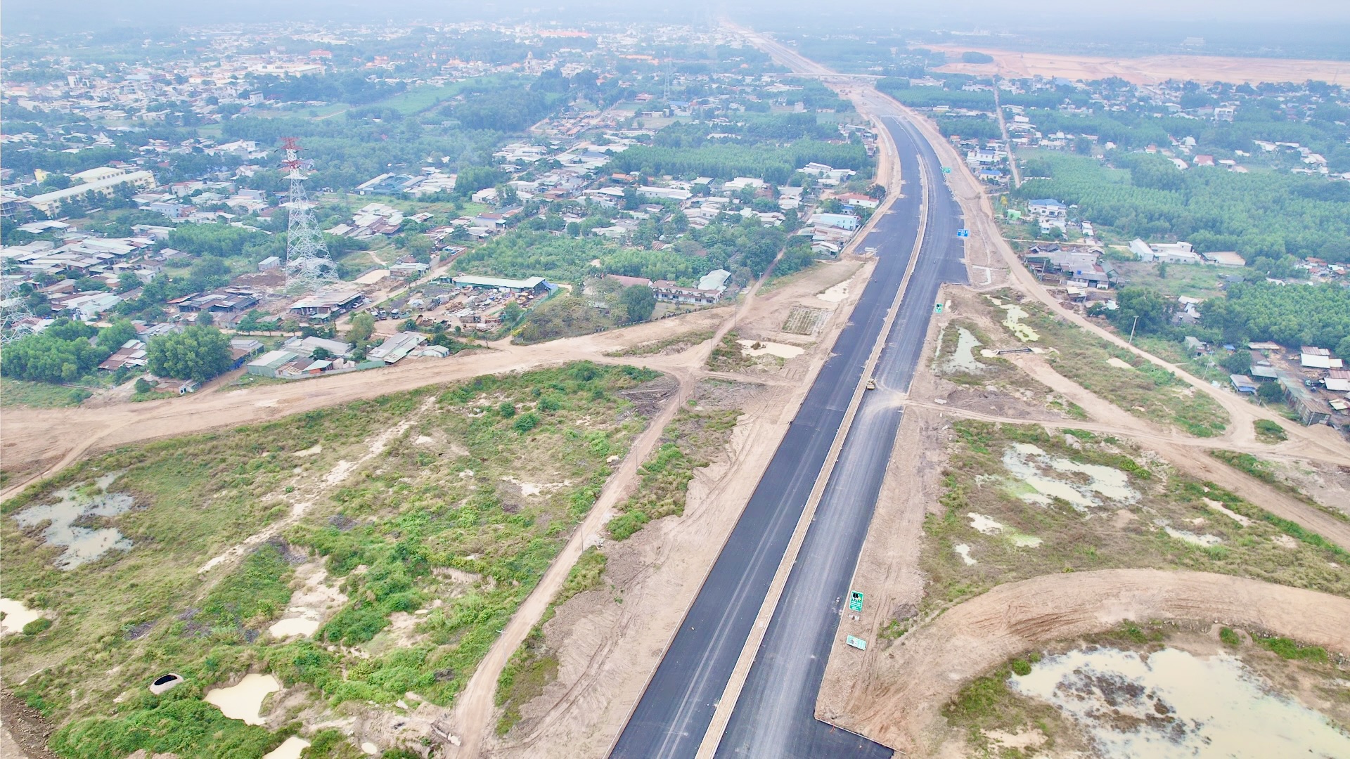 Gỡ nguồn vật liệu, cao tốc Bi&ecirc;n H&ograve;a - Vũng T&agrave;u tăng tốc để th&ocirc;ng xe kỹ thuật ng&agrave;y 19/12- Ảnh 2.