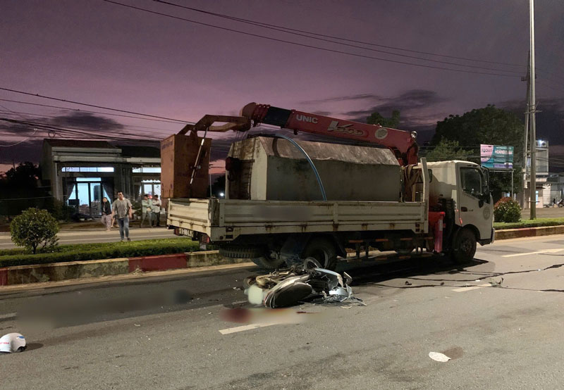 Hiện trường vụ tai nạn khiến anh T thiệt mạng - Ảnh: Th&aacute;i Nguy&ecirc;n.