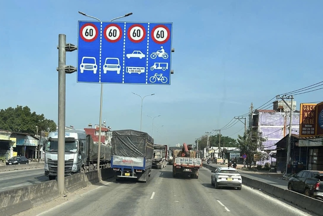 Quốc lộ 51 phân làn lại, giảm xung đột giao thông rõ rệt- Ảnh 1. Quốc lộ 51 phân làn lại, giảm xung đột giao thông rõ rệt- Ảnh 1.