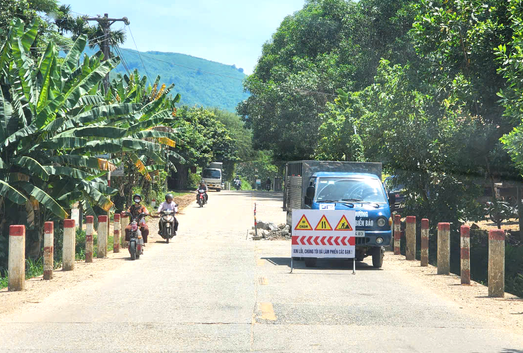 Bộ X&acirc;y dựng: Quảng Ng&atilde;i cần chủ động n&acirc;ng cấp quốc lộ 24B theo thẩm quyền- Ảnh 1.