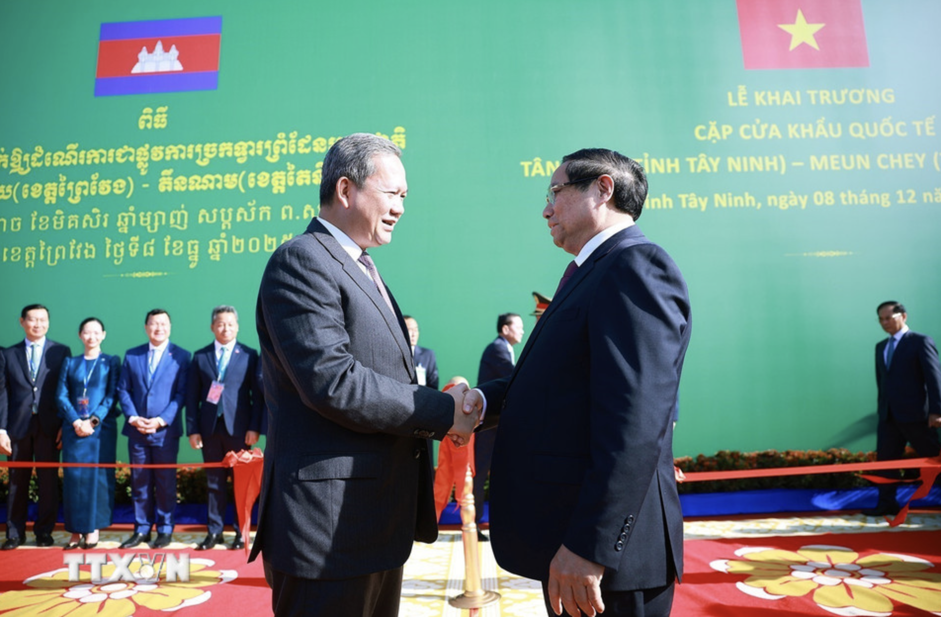 Thủ tướng Phạm Minh Ch&iacute;nh hội đ&agrave;m với Thủ tướng Campuchia Hun Manet- Ảnh 4.