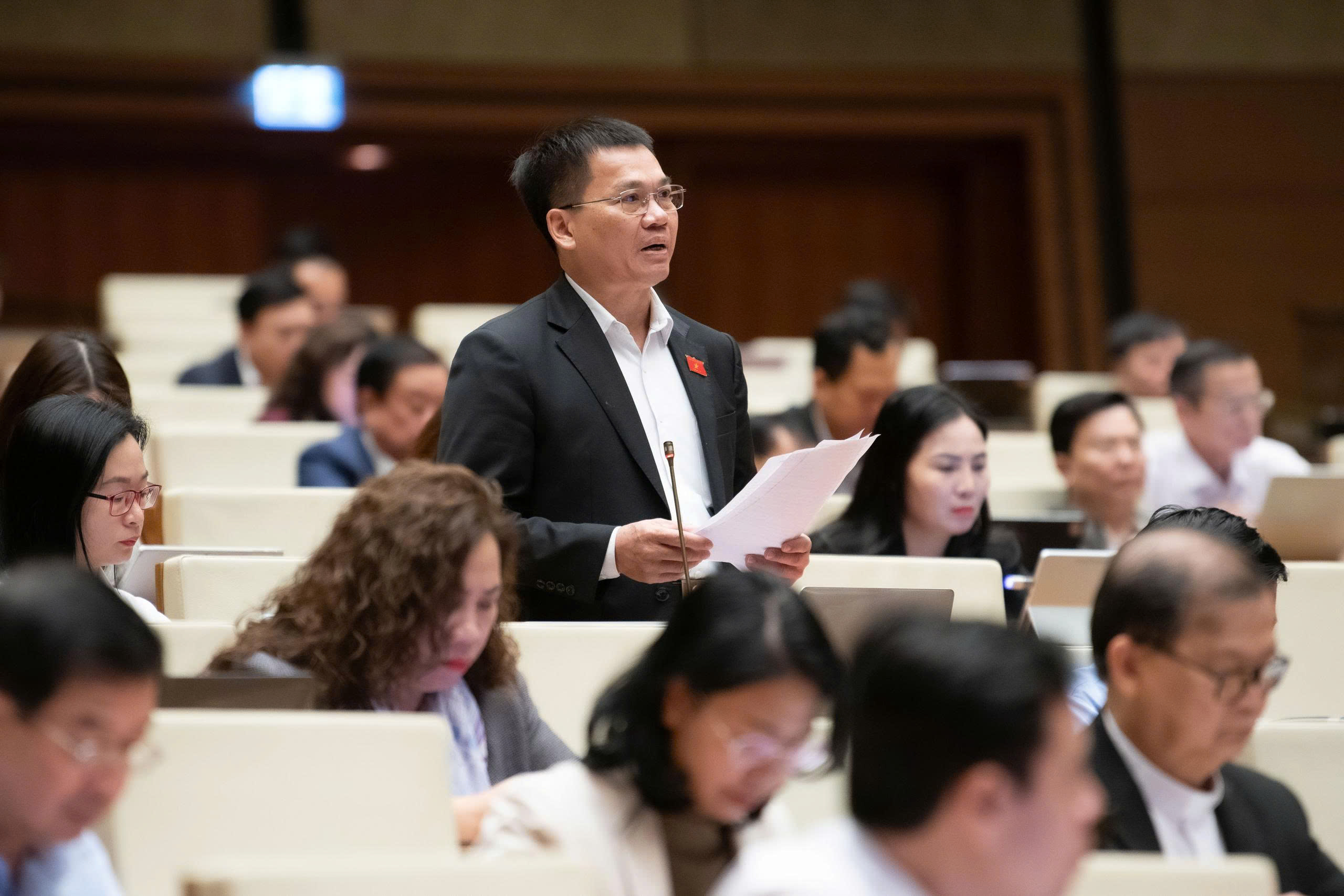 Đại biểu Quốc hội: Ph&ograve;ng, chống tham nhũng kh&ocirc;ng cản trở m&agrave; th&uacute;c đẩy x&atilde; hội ph&aacute;t triển- Ảnh 2.