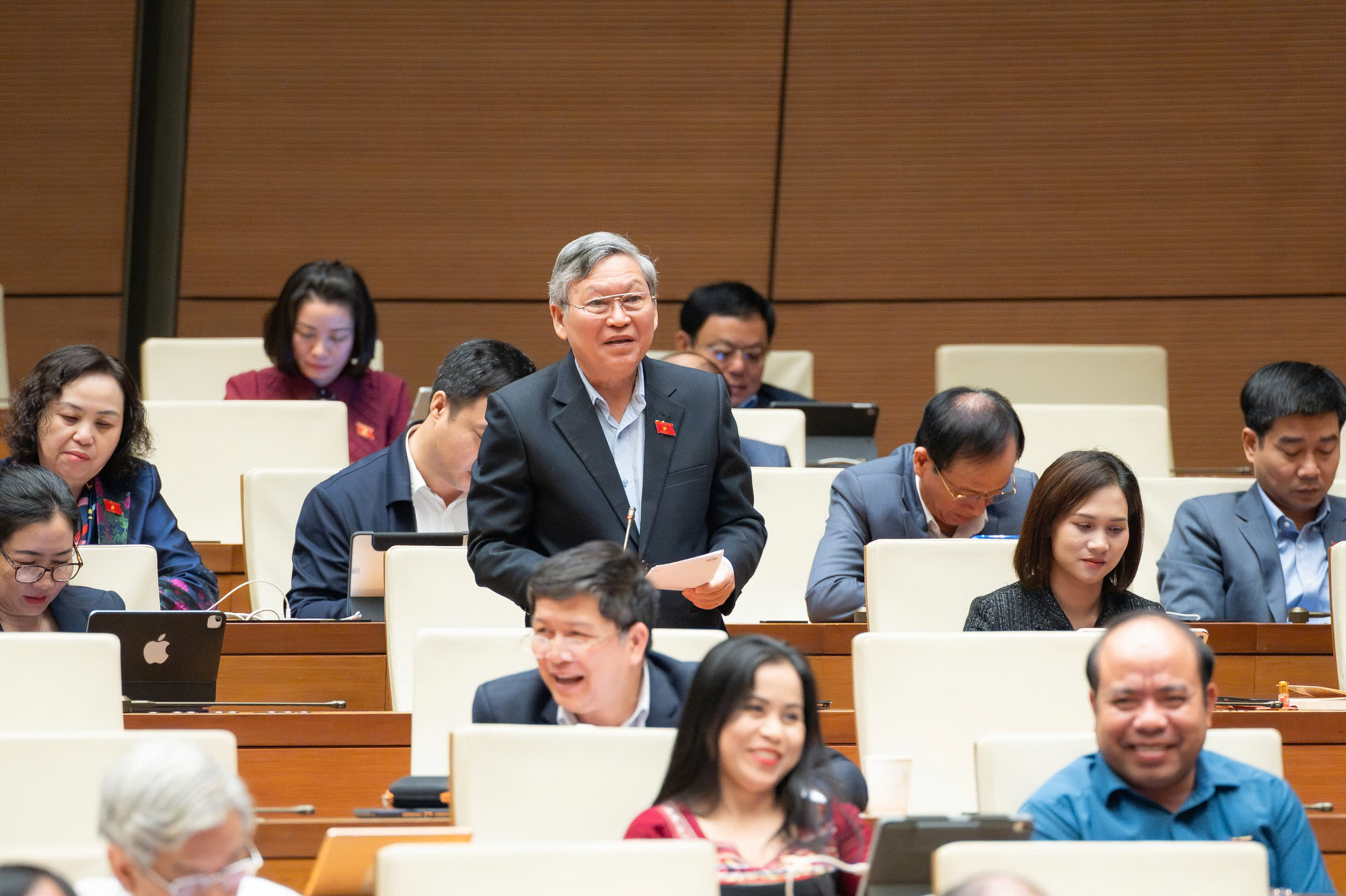 Đại biểu Quốc hội: Ph&ograve;ng, chống tham nhũng kh&ocirc;ng cản trở m&agrave; th&uacute;c đẩy x&atilde; hội ph&aacute;t triển- Ảnh 3.