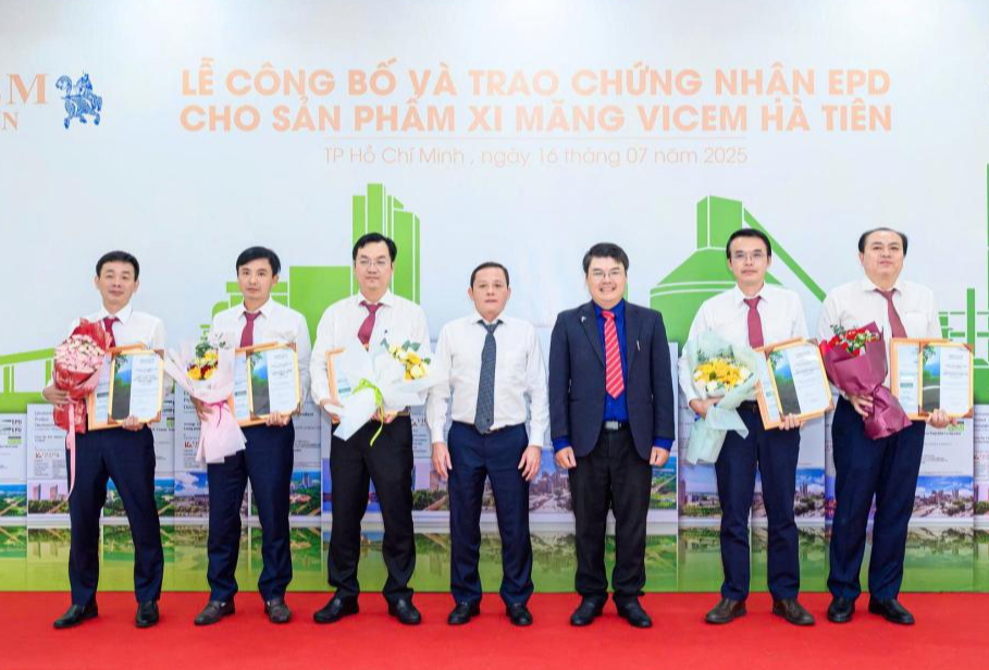 Le cong bo