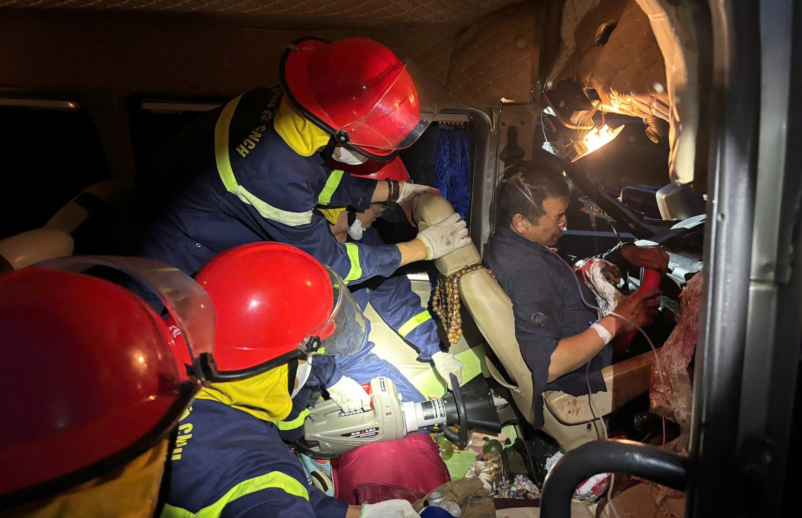 Cục CSGT: Sẽ tổng kiểm soát xe khách trước khi vào cao tốc- Ảnh 2. Cục CSGT: Sẽ tổng kiểm soát xe khách trước khi vào cao tốc- Ảnh 2.