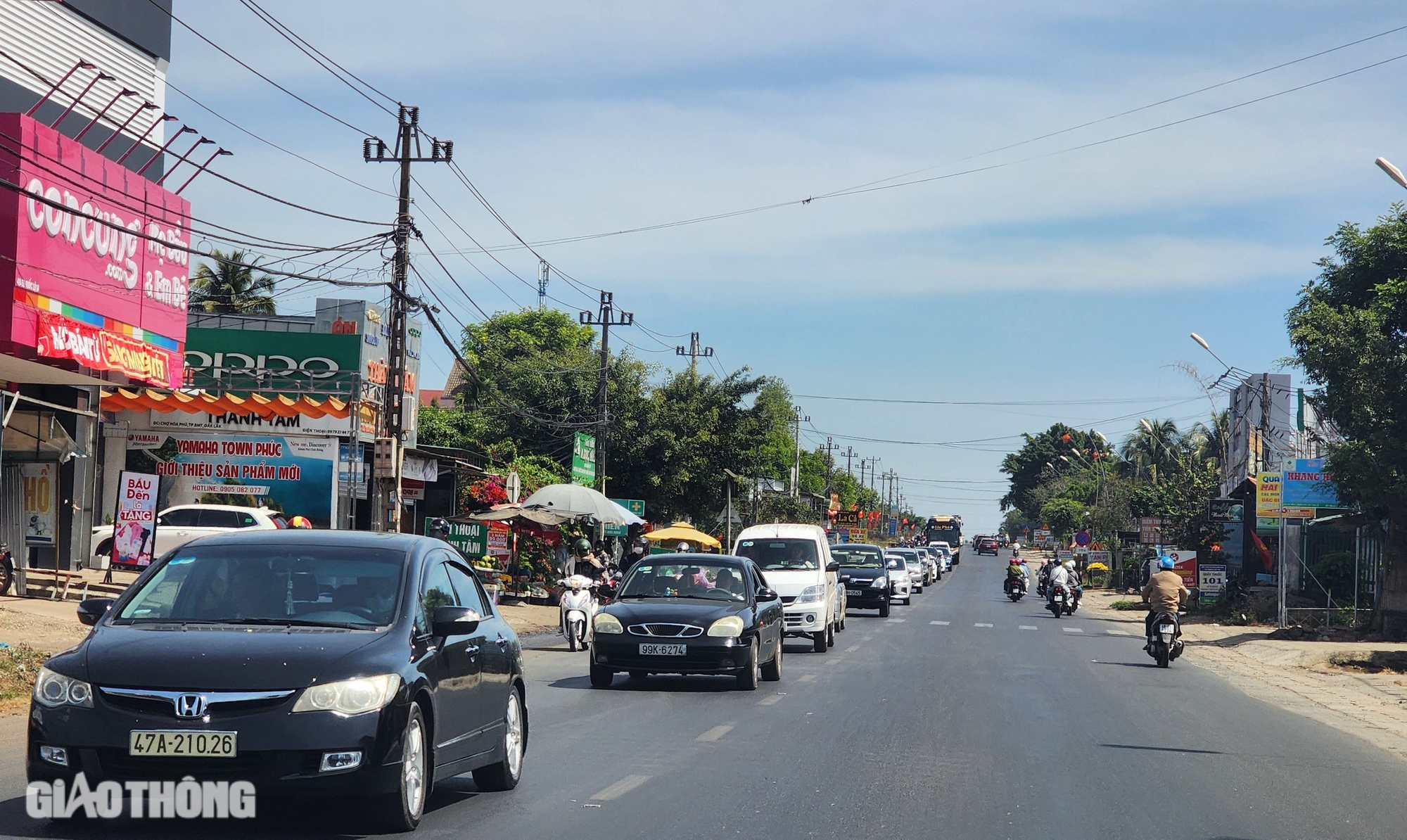 Phương tiện &ugrave;n &ugrave;n đổ về c&aacute;c tỉnh ph&iacute;a Nam, CSGT căng m&igrave;nh điều tiết giao th&ocirc;ng- Ảnh 1.