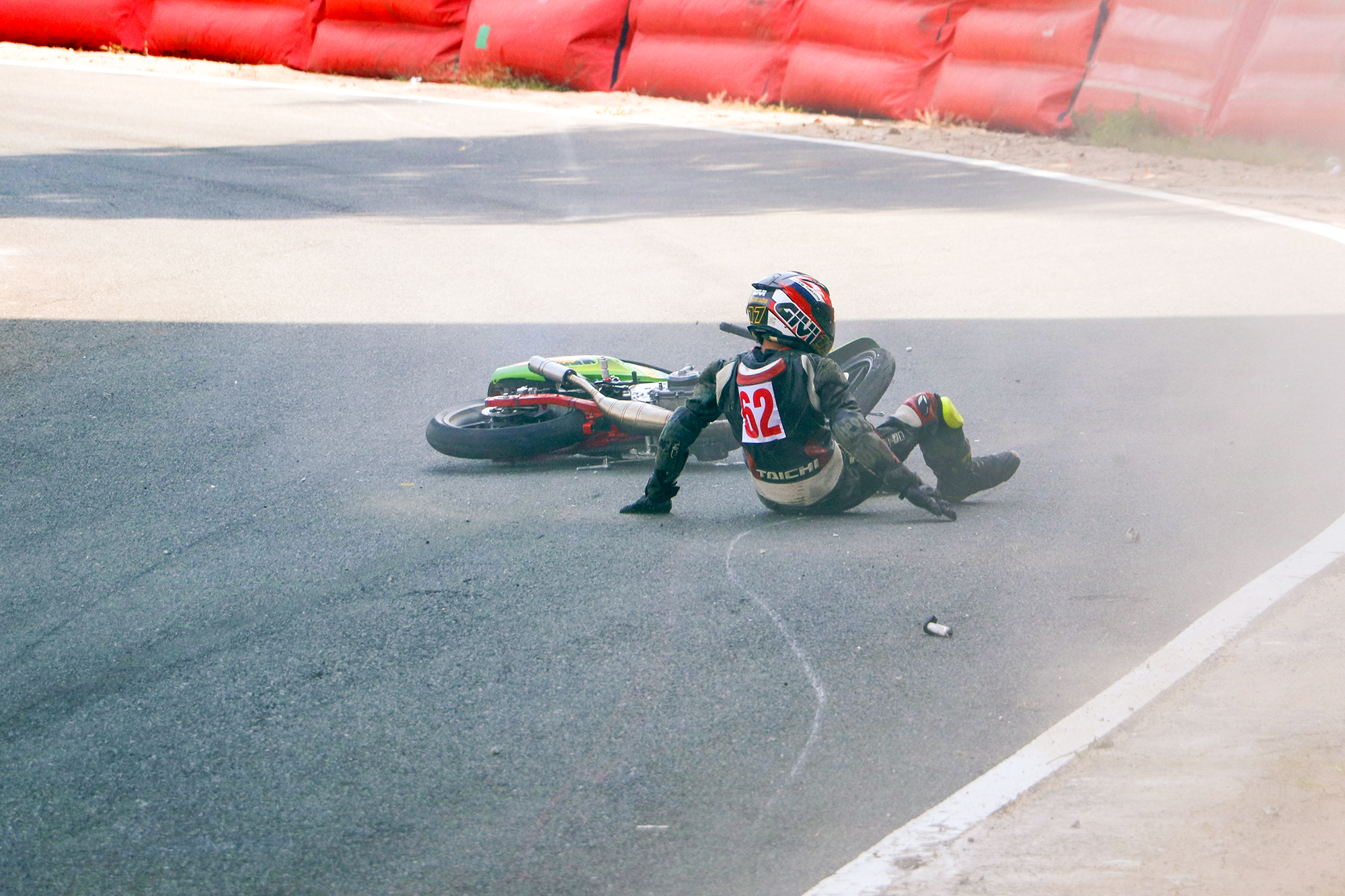 Mùng 4 Tết về Cần Thơ xem đua xe mô tô- Ảnh 7. Mùng 4 Tết về Cần Thơ xem đua xe mô tô- Ảnh 7.