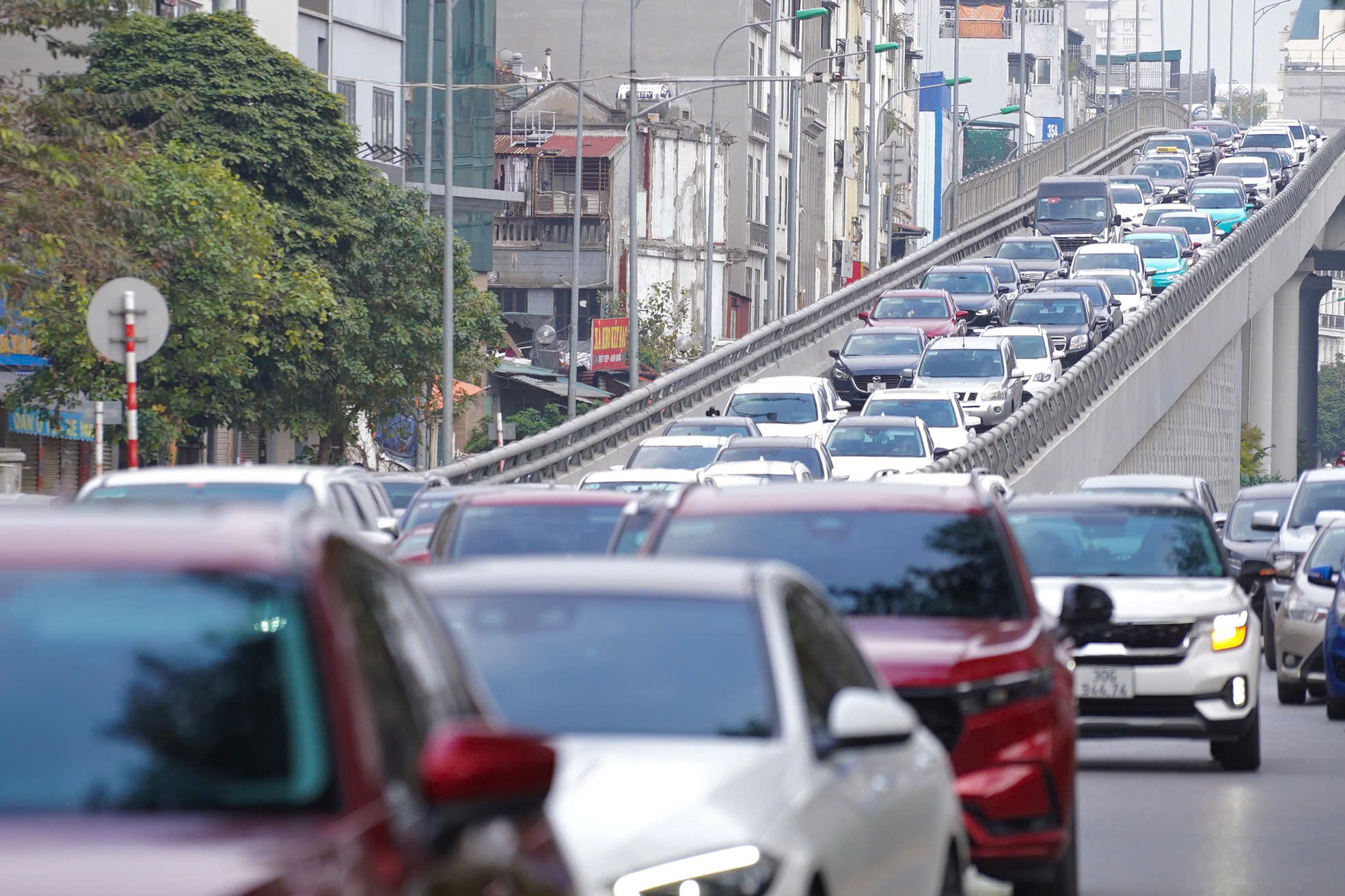 Người d&acirc;n &ugrave;n &ugrave;n trở lại Thủ đ&ocirc;, cửa ng&otilde; ph&iacute;a Nam đ&ocirc;ng nghẹt- Ảnh 15.