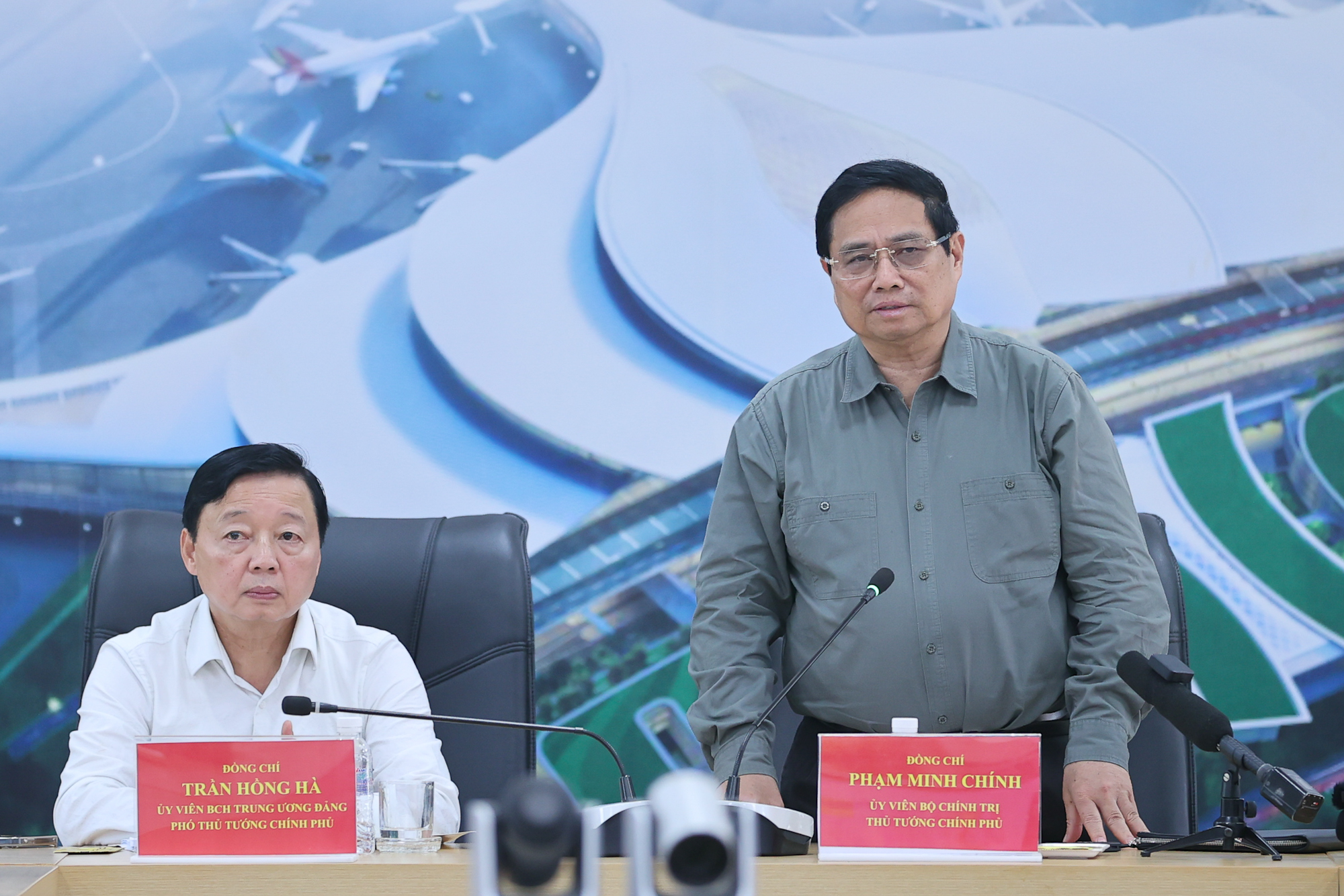 Thủ tướng ch&uacute;c Tết, kiểm tra tại s&acirc;n bay Long Th&agrave;nh- Ảnh 8.