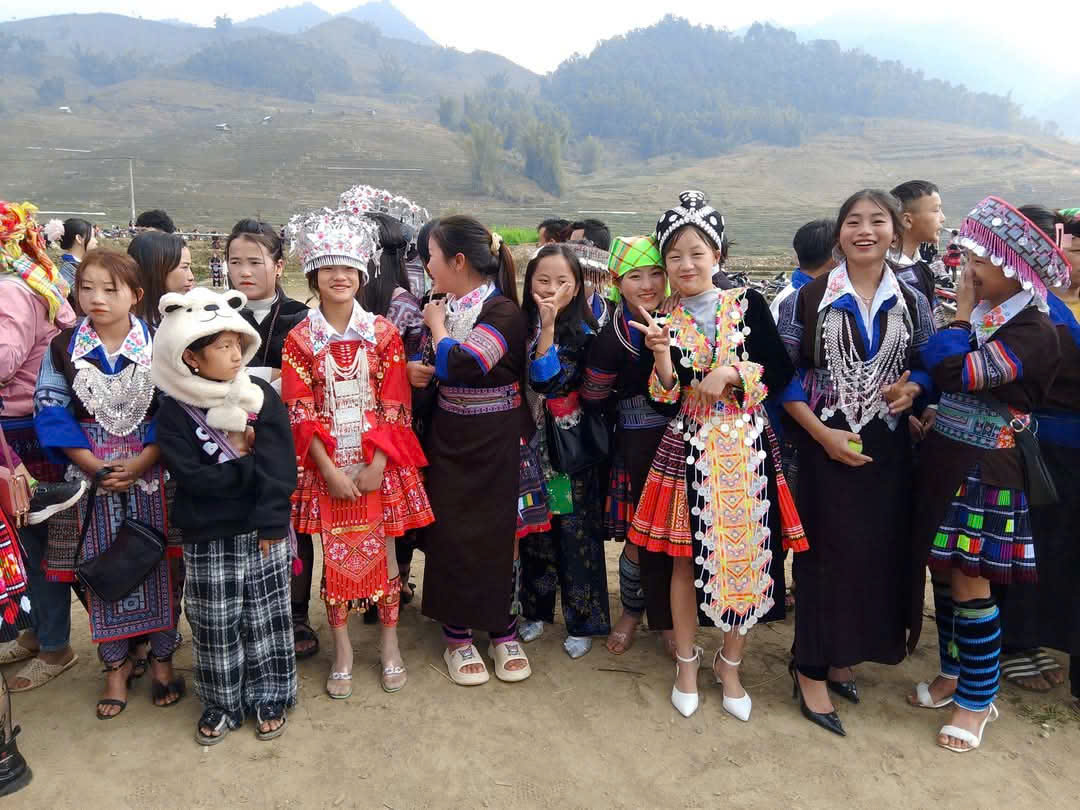 Người d&acirc;n T&acirc;y Bắc băng rừng vượt n&uacute;i vui xu&acirc;n đ&oacute;n Tết- Ảnh 3.