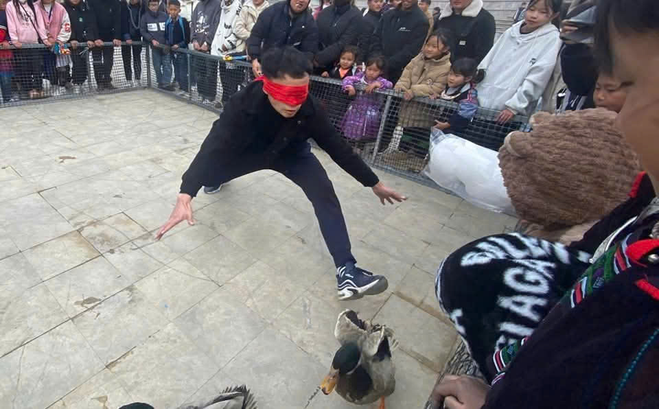 Người d&acirc;n T&acirc;y Bắc băng rừng vượt n&uacute;i vui xu&acirc;n đ&oacute;n Tết- Ảnh 6.