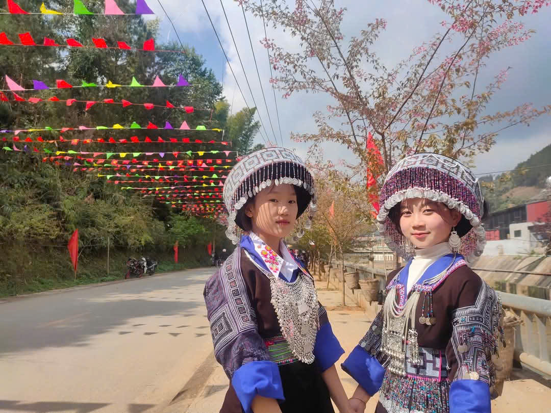 Người d&acirc;n T&acirc;y Bắc băng rừng vượt n&uacute;i vui xu&acirc;n đ&oacute;n Tết- Ảnh 4.