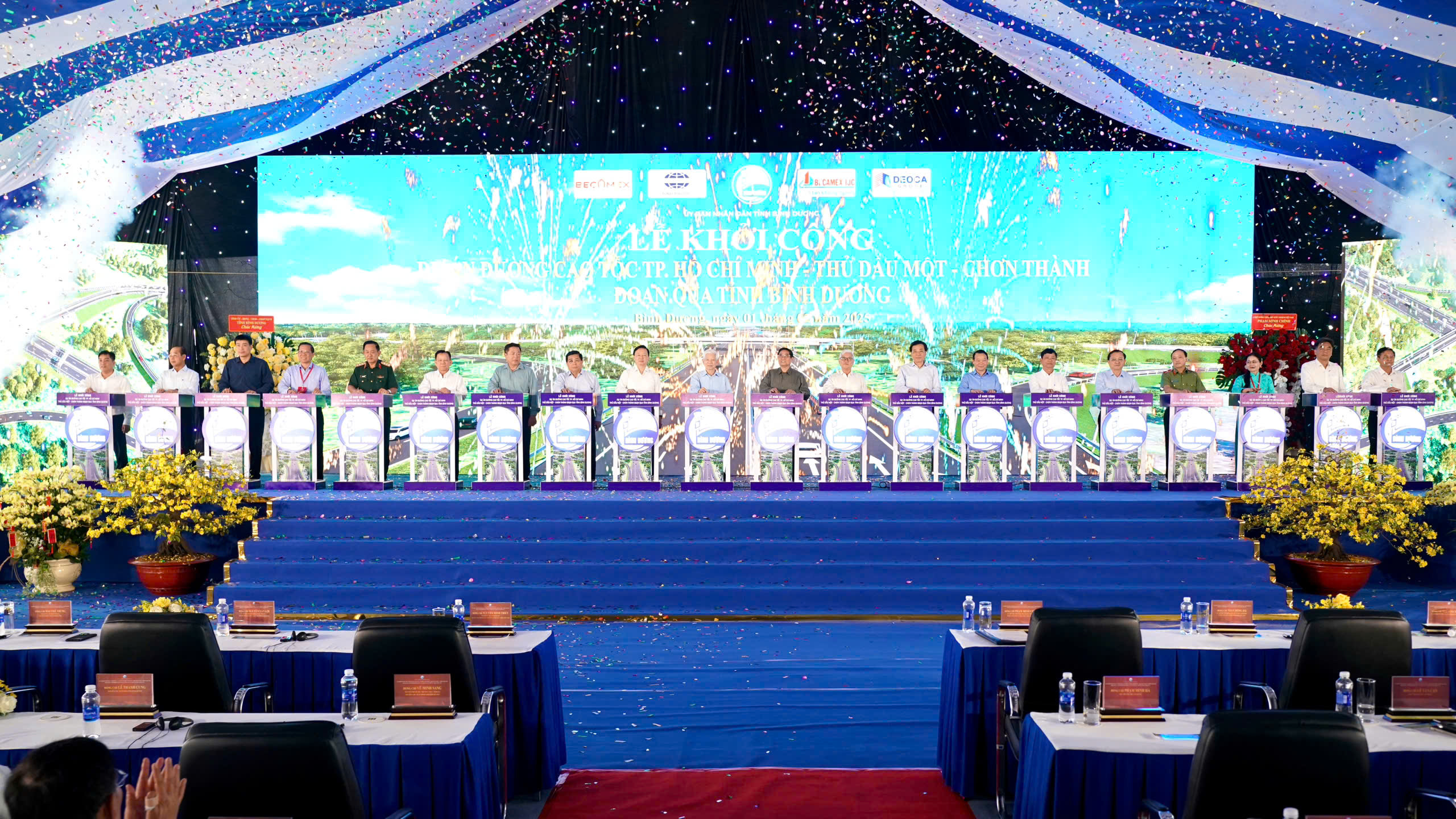 Thủ tướng ph&aacute;t lệnh khởi c&ocirc;ng cao tốc TP.HCM - Thủ Dầu Một - Chơn Th&agrave;nh- Ảnh 1.