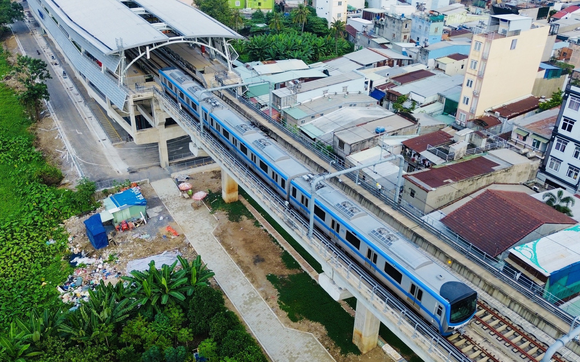 Lắp đặt hơn 250 màn hình trên tàu metro và các nhà ga để cung cấp thông tin- Ảnh 5. TP.HCM chốt ngày khánh thành tuyến metro số 1