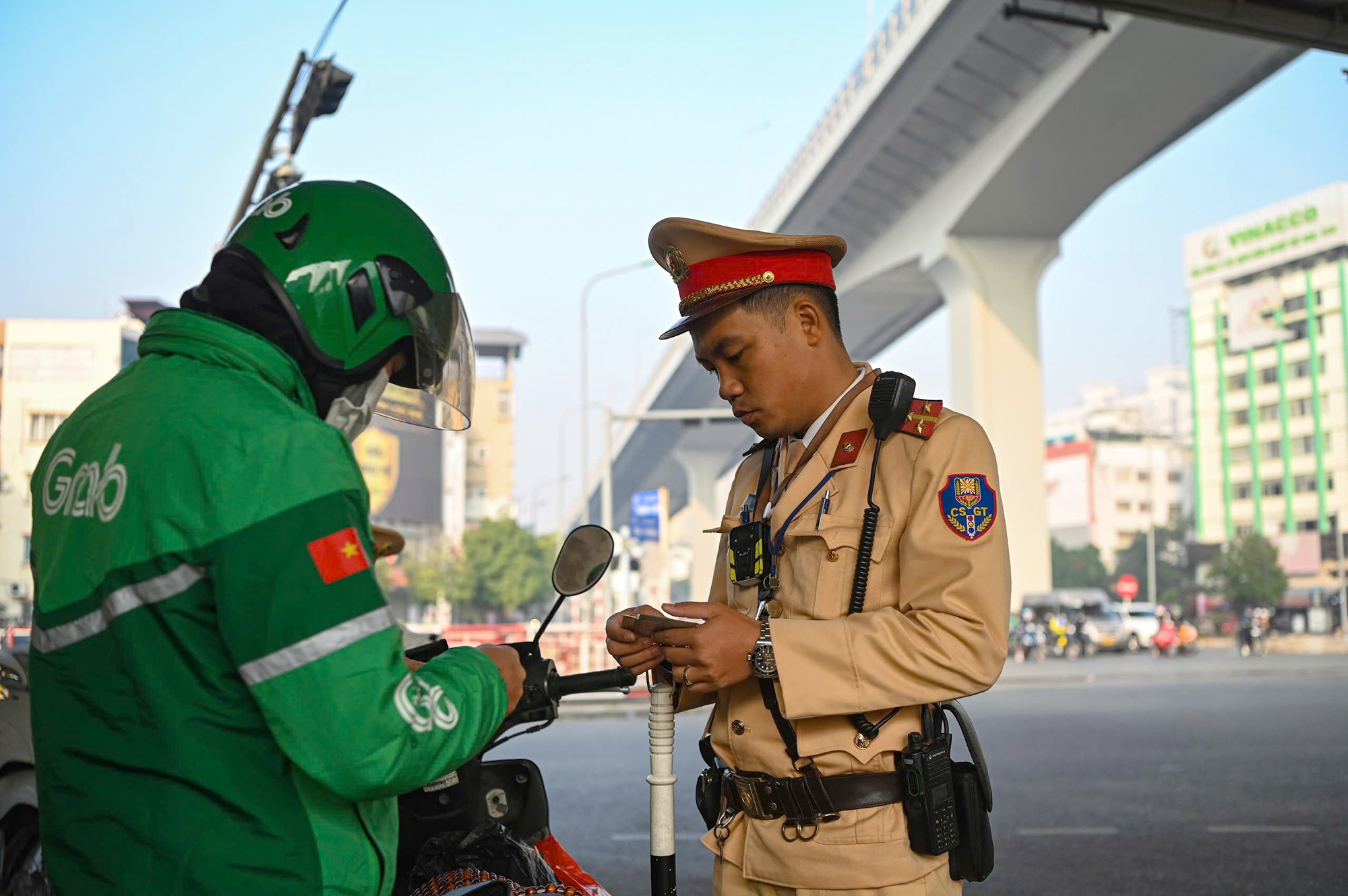 Tăng phạt c&oacute; giải quyết tận gốc vi phạm?- Ảnh 1.