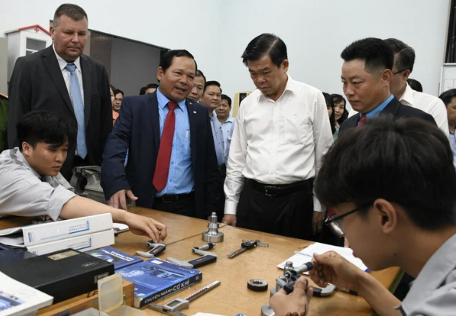 Gấp r&uacute;t đ&agrave;o tạo nh&acirc;n lực phục vụ s&acirc;n bay Long Th&agrave;nh- Ảnh 2.