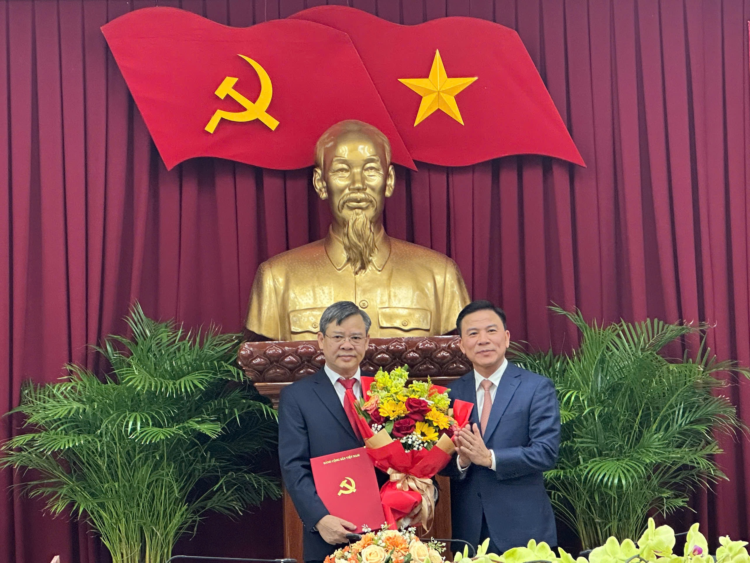 T&acirc;n ph&oacute; b&iacute; thư Th&agrave;nh ủy Cần Thơ l&agrave; ai?- Ảnh 1.