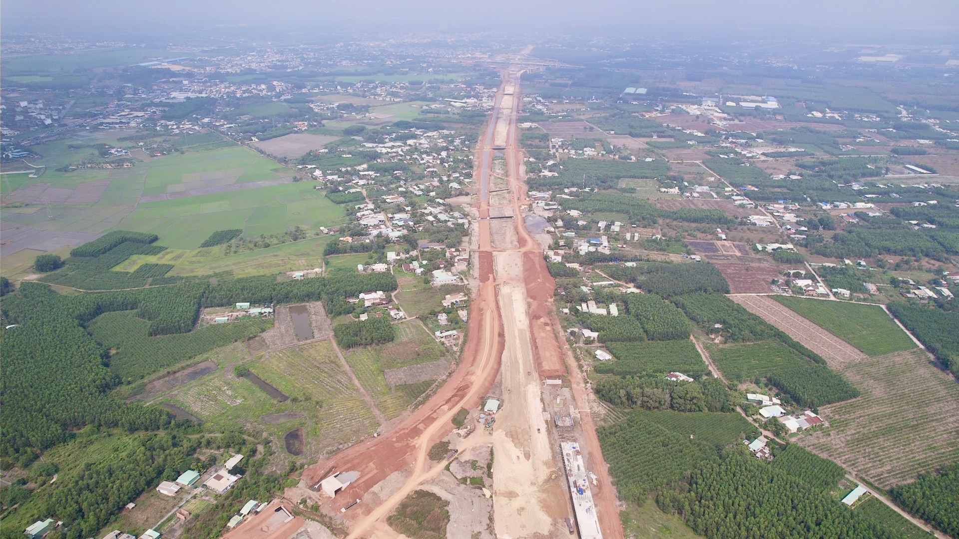 Đồng Nai dự kiến vay 2.000 tỷ phục vụ 8 dự án giao thông trọng điểm- Ảnh 1. Đồng Nai dự kiến vay 2.000 tỷ phục vụ 8 dự án giao thông trọng điểm- Ảnh 1.