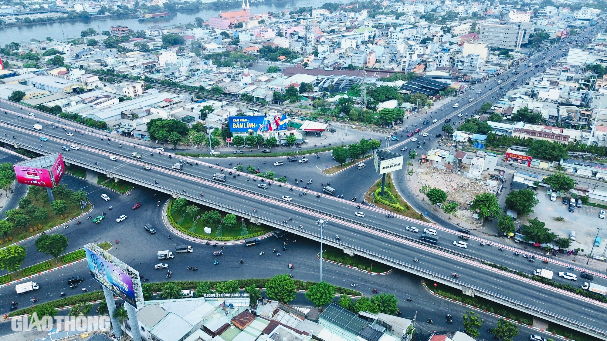 TP.HCM: Quốc lộ 13 sẽ được đầu tư hơn 21.000 tỷ đồng mở rộng th&agrave;nh 10 l&agrave;n xe- Ảnh 1.