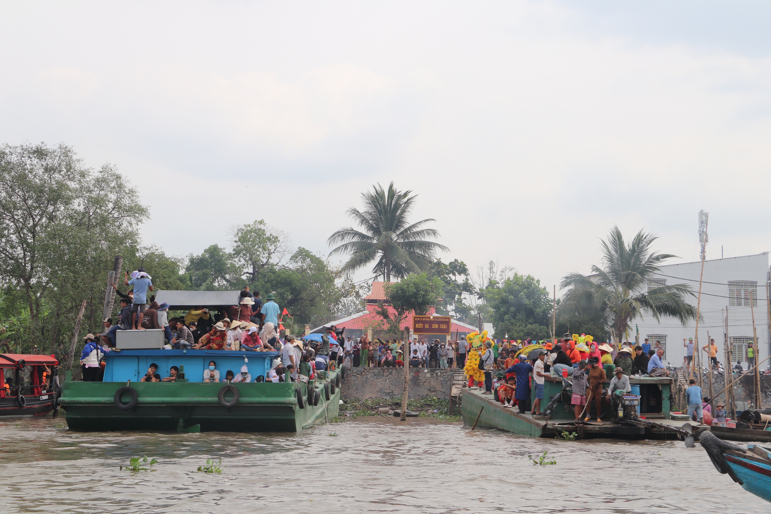 Độc đ&aacute;o lễ hội tống gi&oacute; ở Cần Thơ- Ảnh 2.