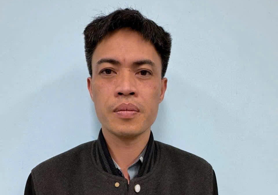 Khởi tố vụ &aacute;n, tạm giữ h&igrave;nh sự t&agrave;i xế xe Lexus h&agrave;nh hung nam shipper- Ảnh 1.