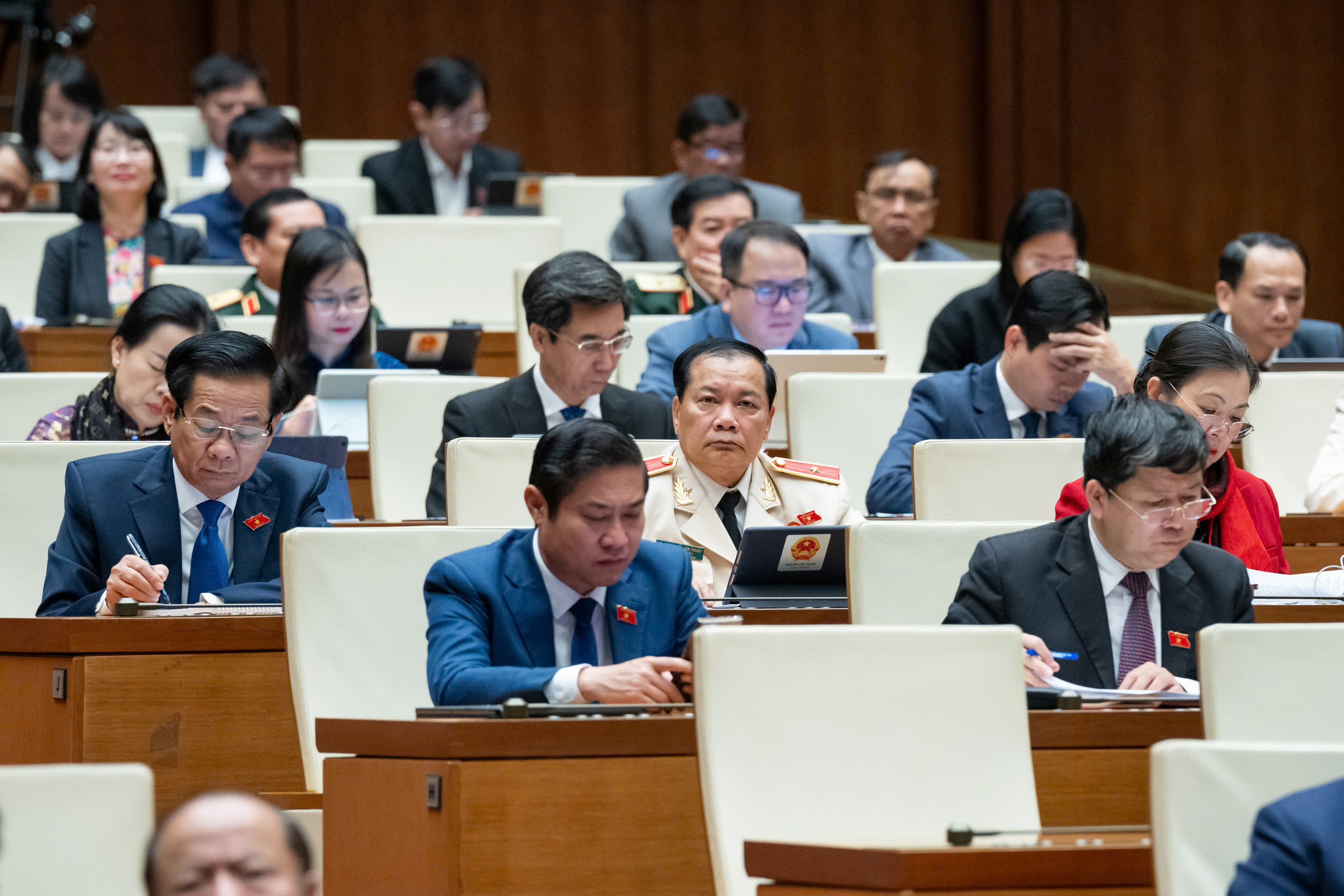 Ch&iacute;nh phủ tr&igrave;nh Quốc hội điều chỉnh mục ti&ecirc;u tăng trưởng 8% trở l&ecirc;n- Ảnh 2.