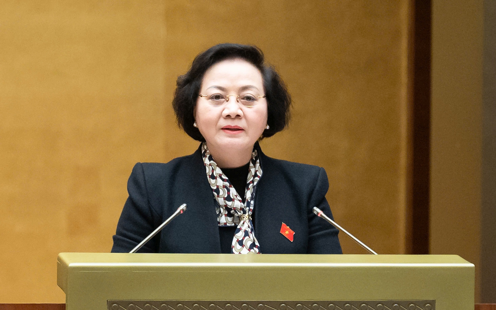 Thủ tướng kh&ocirc;ng quyết định c&aacute;c vấn đề cụ thể thuộc tr&aacute;ch nhiệm của bộ trưởng