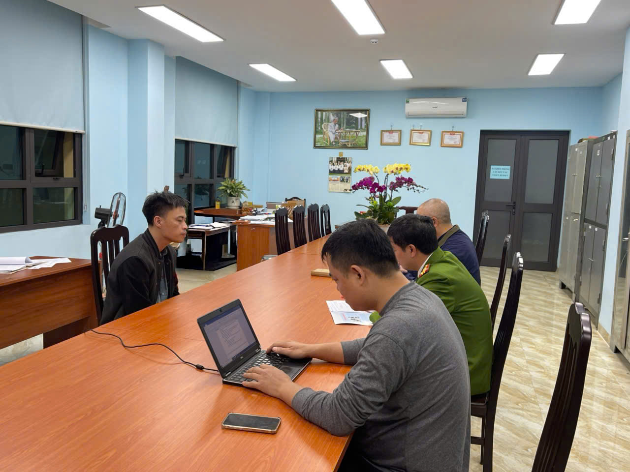 Vụ t&agrave;i xế xe Lexus đ&aacute;nh nam shipper: Nạn nh&acirc;n bị chấn động n&atilde;o, thương t&iacute;ch 3%- Ảnh 1.