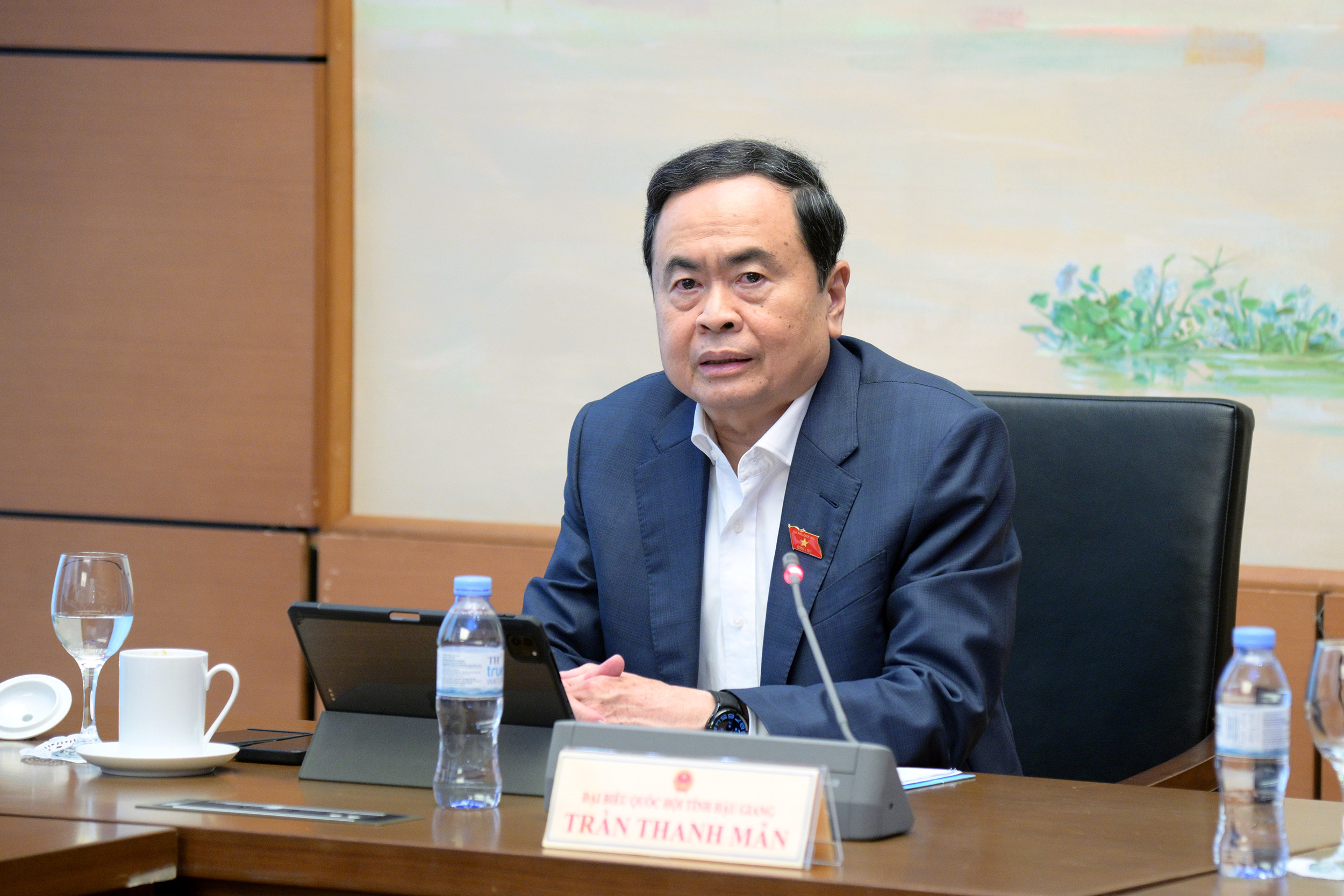 Bộ trưởng, trưởng ng&agrave;nh phải chịu tr&aacute;ch nhiệm đến c&ugrave;ng khi x&acirc;y dựng luật- Ảnh 1.