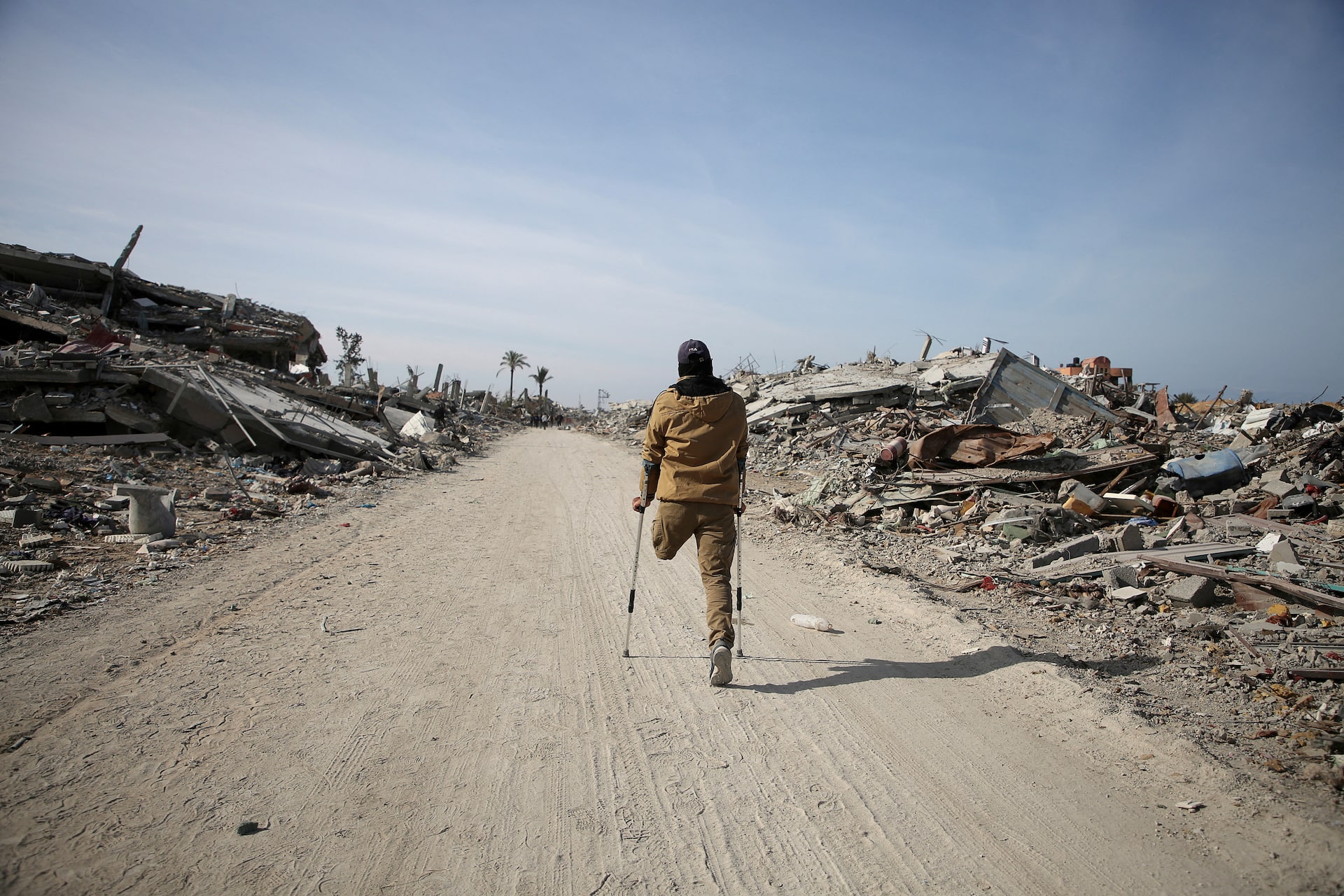 Khung cảnh tan hoang tại Gaza sau 15 th&aacute;ng giao tranh dữ dội- Ảnh 7.