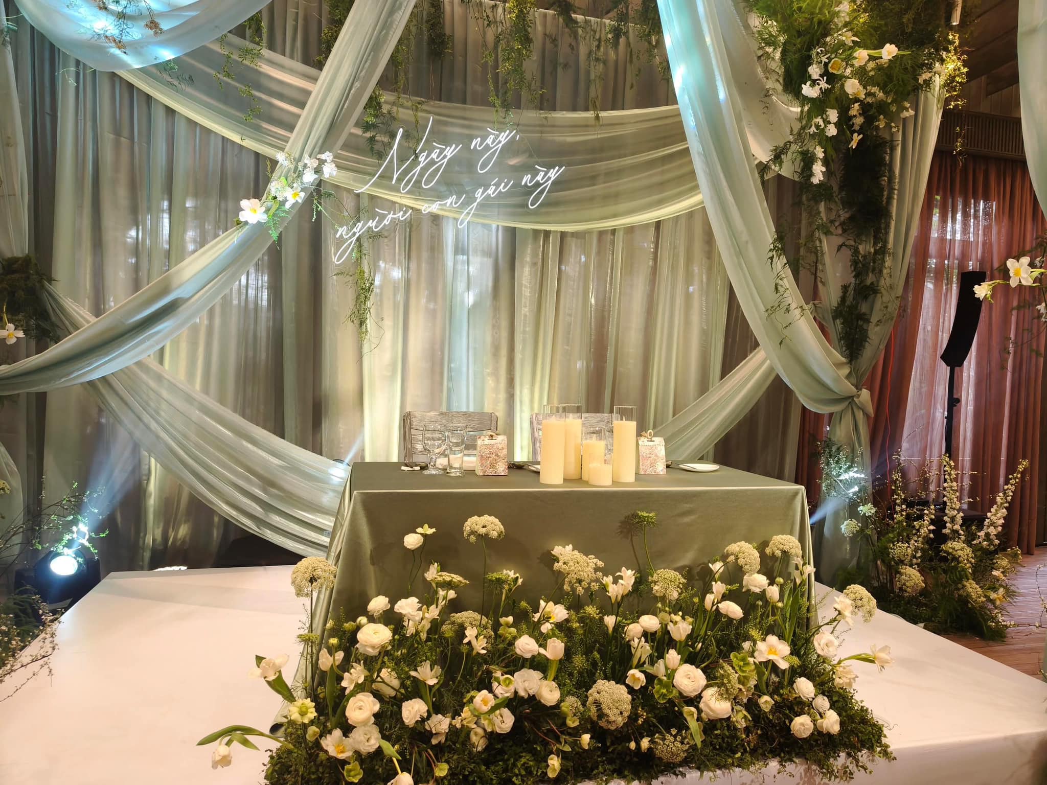 Vũ Cát Tường tổ chức lễ thành đôi với bạn gái: Xúc động lời chúc của bố ruột- Ảnh 6. Vũ Cát Tường tổ chức lễ thành đôi với bạn gái: Xúc động lời chúc của bố ruột- Ảnh 6.