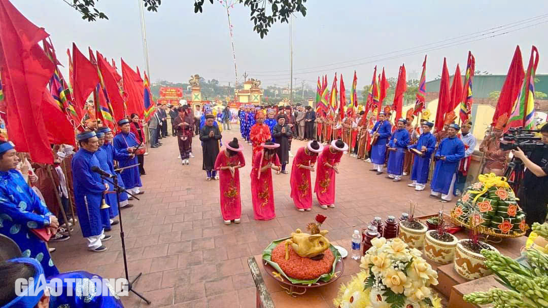 Đặc sắc lễ hội "Vua H&ugrave;ng dạy d&acirc;n cấy l&uacute;a"- Ảnh 2.
