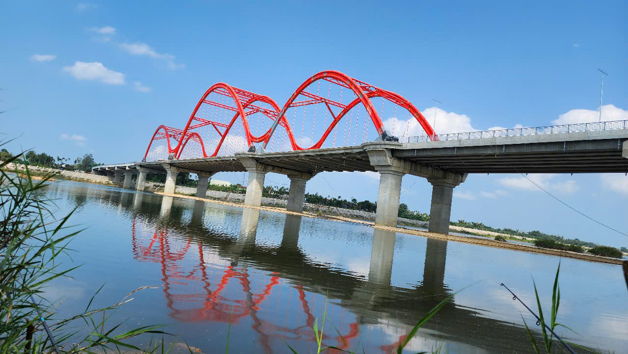 Quảng Ng&atilde;i gỡ vướng c&aacute;c dự &aacute;n ngh&igrave;n tỷ chậm tiến độ- Ảnh 1.