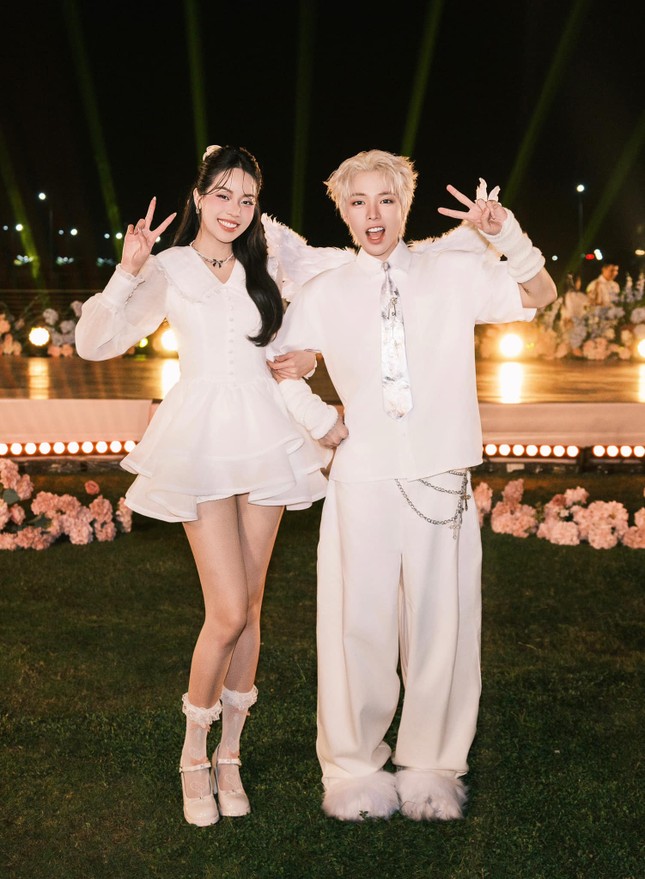 N&oacute;ng đường đua &acirc;m nhạc m&ugrave;a Valentine: Erik, Đức Ph&uacute;c "so k&egrave;" trực diện- Ảnh 5.