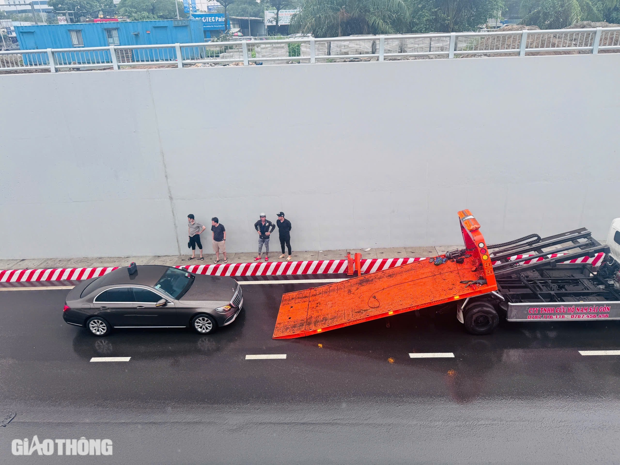 TP.HCM mưa lớn, hầm chui Nguyễn Văn Linh - Nguyễn Hữu Thọ ngập s&acirc;u- Ảnh 5.