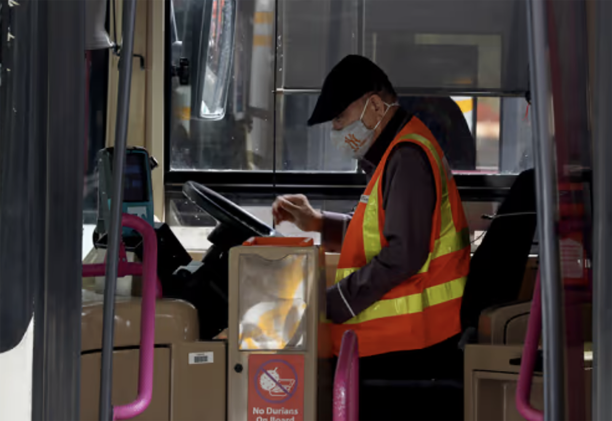 Singapore: Trả lương hậu hĩnh vẫn kh&oacute; tuyển t&agrave;i xế vận tải- Ảnh 1.