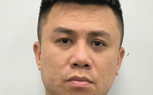 Tạm giữ h&igrave;nh sự đối tượng cho vay nặng l&atilde;i hơn 300%/năm