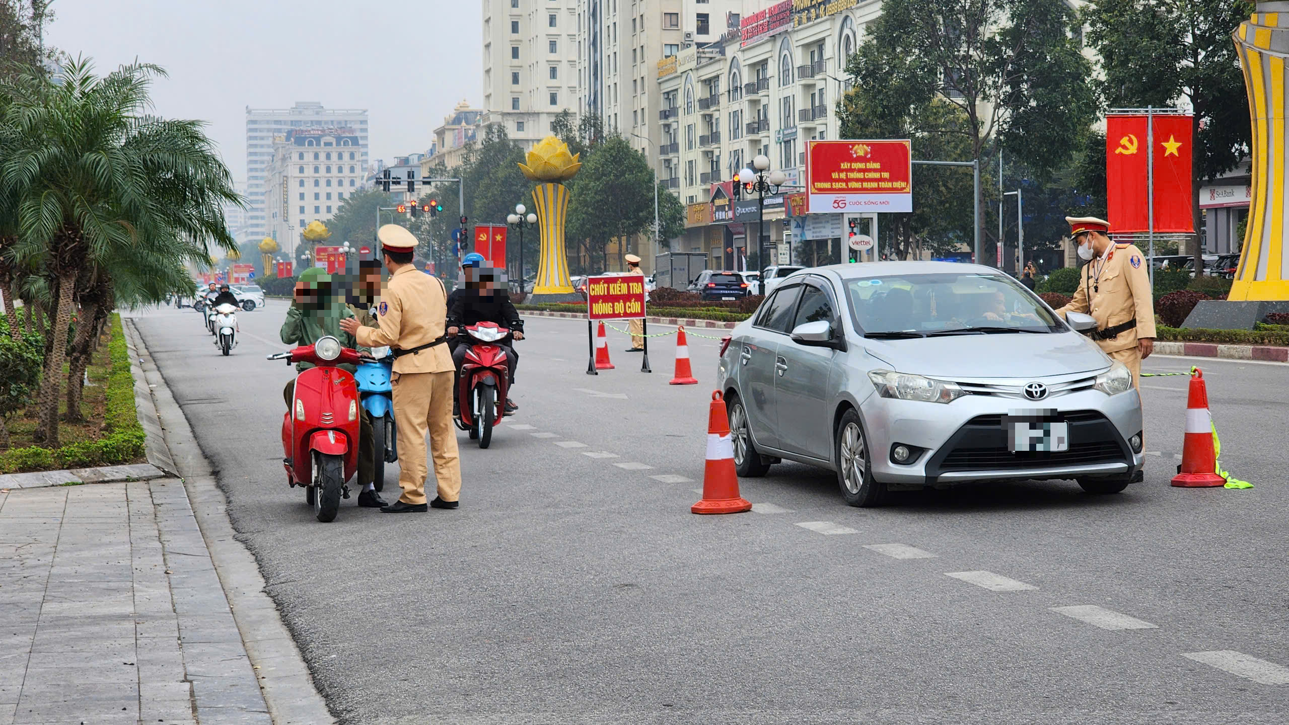 Bắc Ninh: Kiểm tra h&agrave;ng trăm t&agrave;i xế, CSGT kh&ocirc;ng ph&aacute;t hiện "ma men"- Ảnh 4.