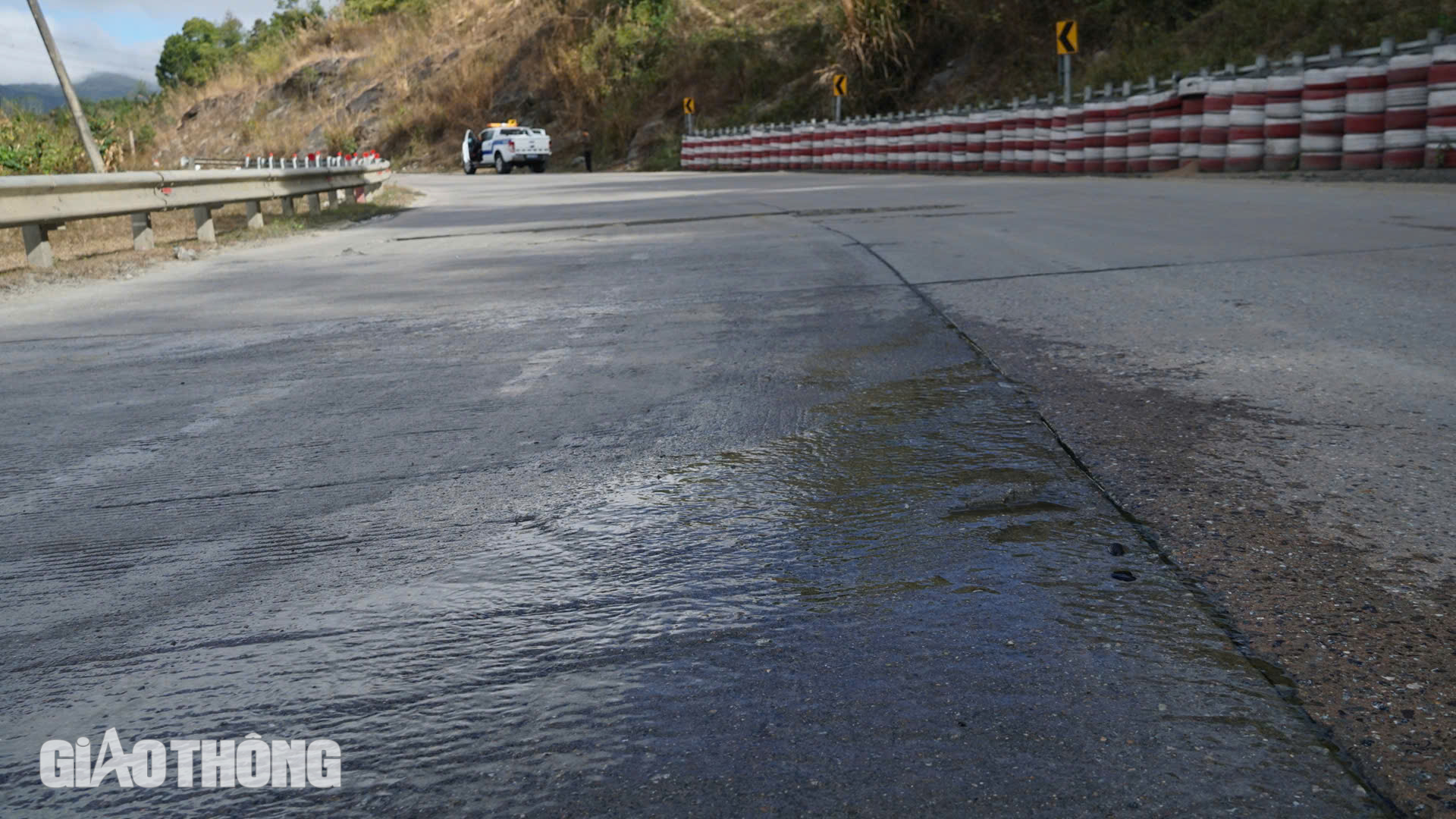 Đ&egrave;o L&ograve; Xo tr&ecirc;n đường Hồ Ch&iacute; Minh xuống cấp nghi&ecirc;m trọng- Ảnh 6.