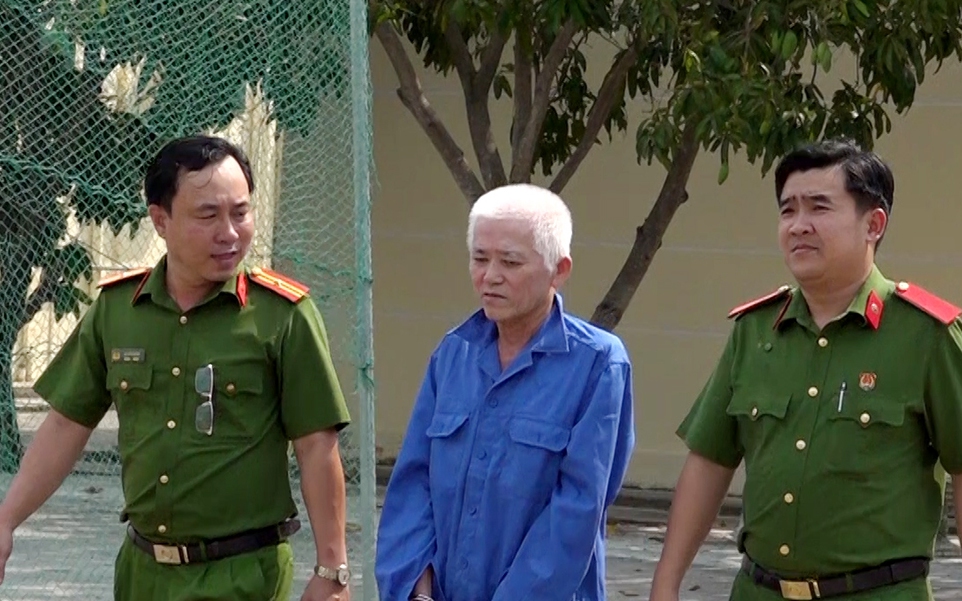 Bắt giữ đối tượng mở 23 c&ocirc;ng ty ghi khống gần 270 tỷ đồng h&oacute;a đơn