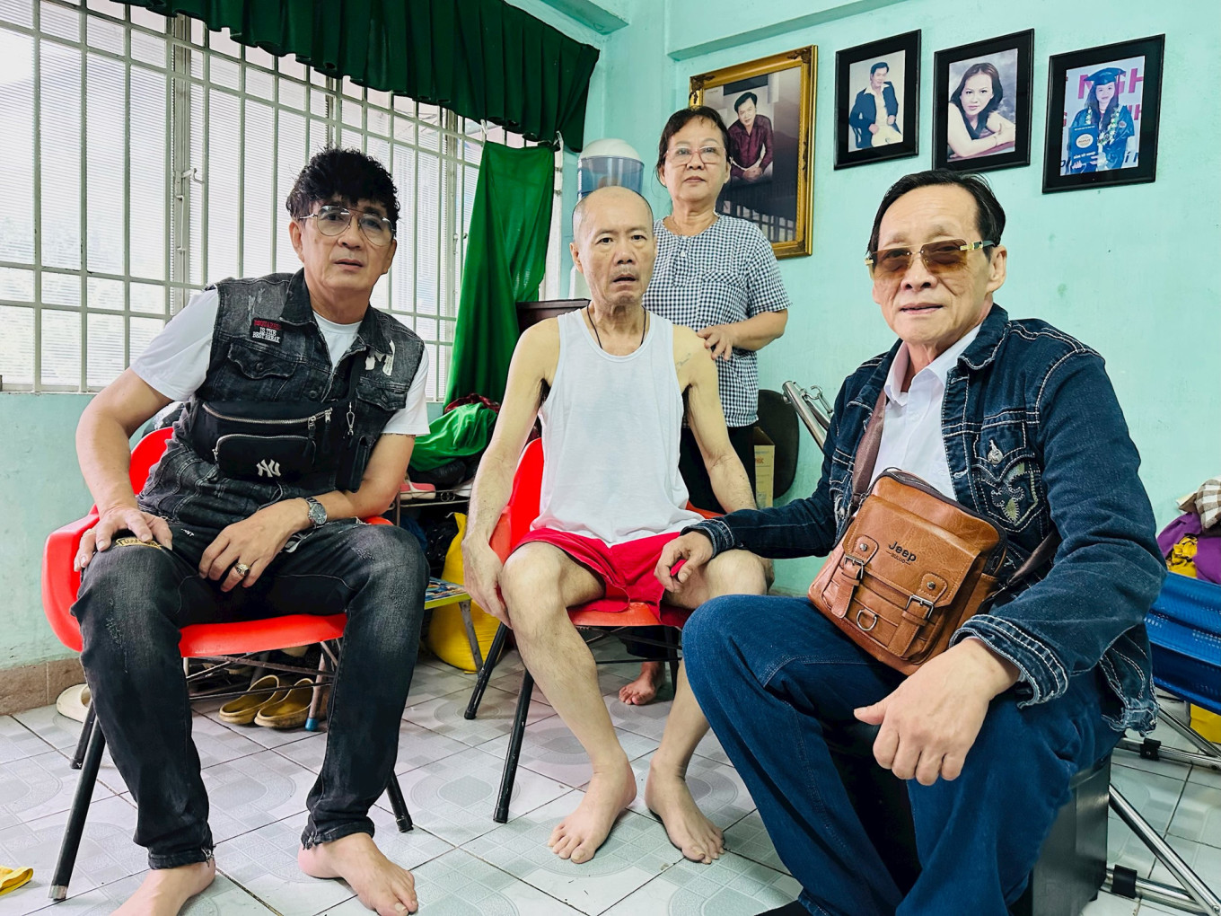 Ca sĩ T&ocirc; Thanh Phương chưa b&igrave;nh phục ho&agrave;n to&agrave;n sau khi ng&atilde; từ tầng 2- Ảnh 2.