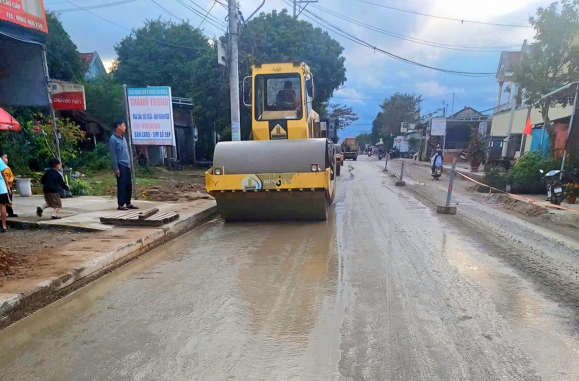 Quảng Nam: Dứt điểm mặt bằng, sớm ho&agrave;n th&agrave;nh n&acirc;ng cấp QL14E- Ảnh 2.