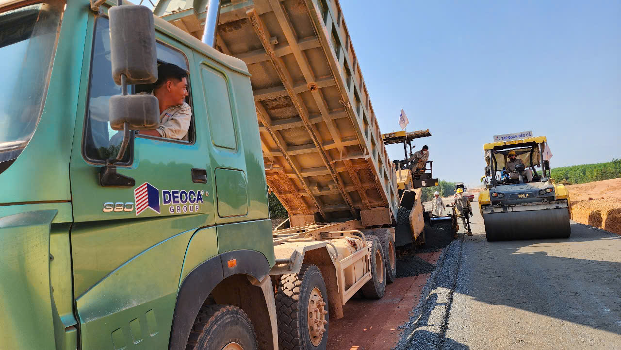 Cao tốc Quảng Ngãi - Hoài Nhơn ra sao sau chuyến thị sát của Thủ tướng?- Ảnh 4. Cao tốc Quảng Ngãi - Hoài Nhơn ra sao sau chuyến thị sát của Thủ tướng?- Ảnh 4.