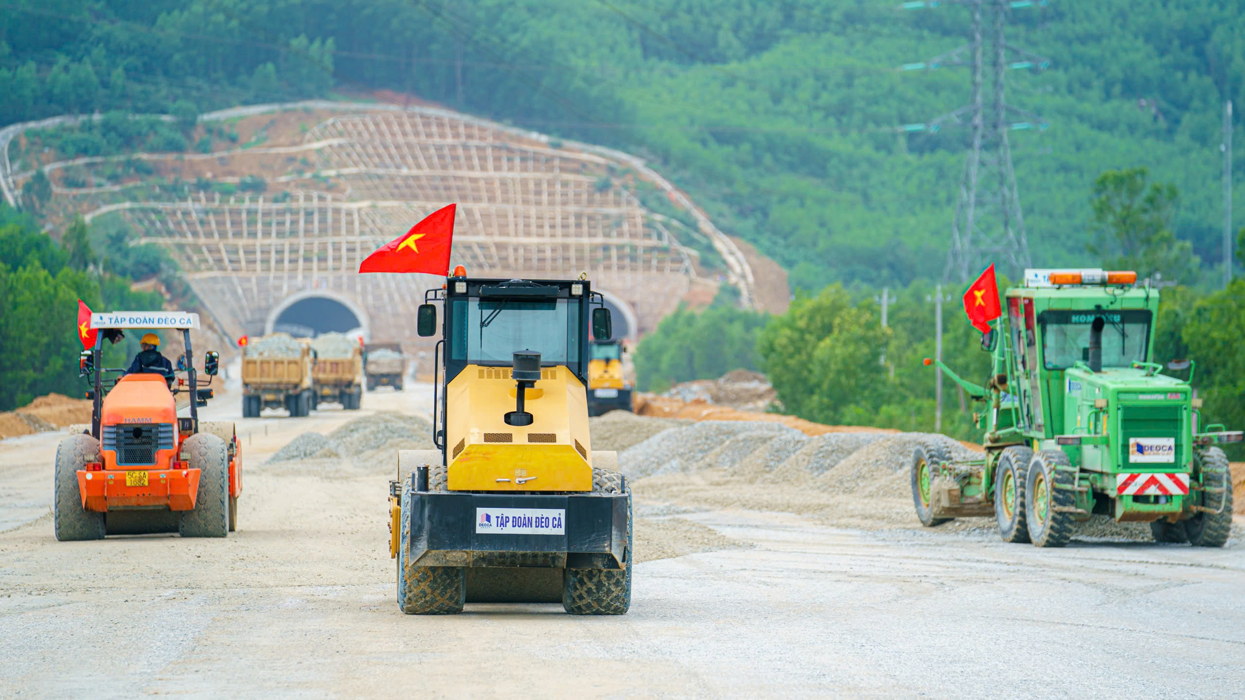 Cao tốc Quảng Ngãi - Hoài Nhơn ra sao sau chuyến thị sát của Thủ tướng?- Ảnh 11. Cao tốc Quảng Ngãi - Hoài Nhơn ra sao sau chuyến thị sát của Thủ tướng?- Ảnh 11.